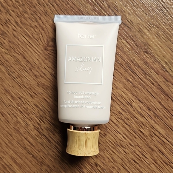 Tarte Amazonian Clay Foundation - Picture 4 of 5
